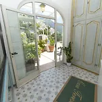 Casa Teresa Bed & Breakfast 4*