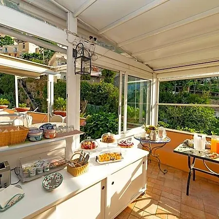 Casa Teresa Bed & Breakfast 4*
