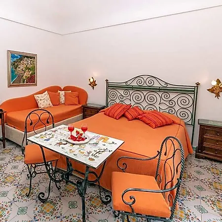 Casa Teresa Bed & Breakfast 4*