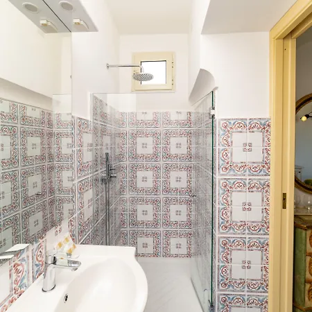 Casa Teresa Bed & Breakfast 4*