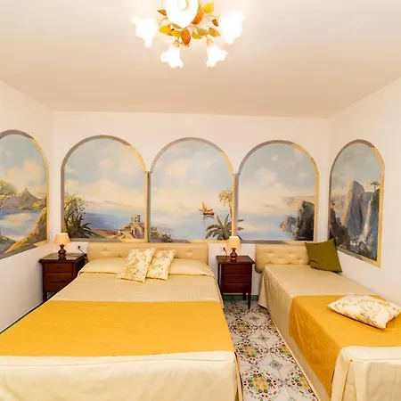 Casa Teresa Bed & Breakfast 4*